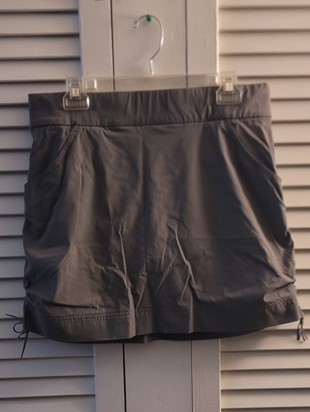 NWOT. WOMEN'S COLUMBIA SKORT